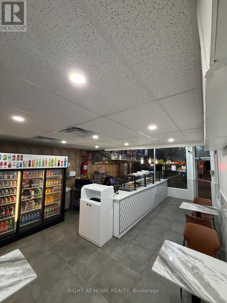 1233 Queen Street W, Toronto, Ontario M6K 1L5 - Photo 5 - W13582764