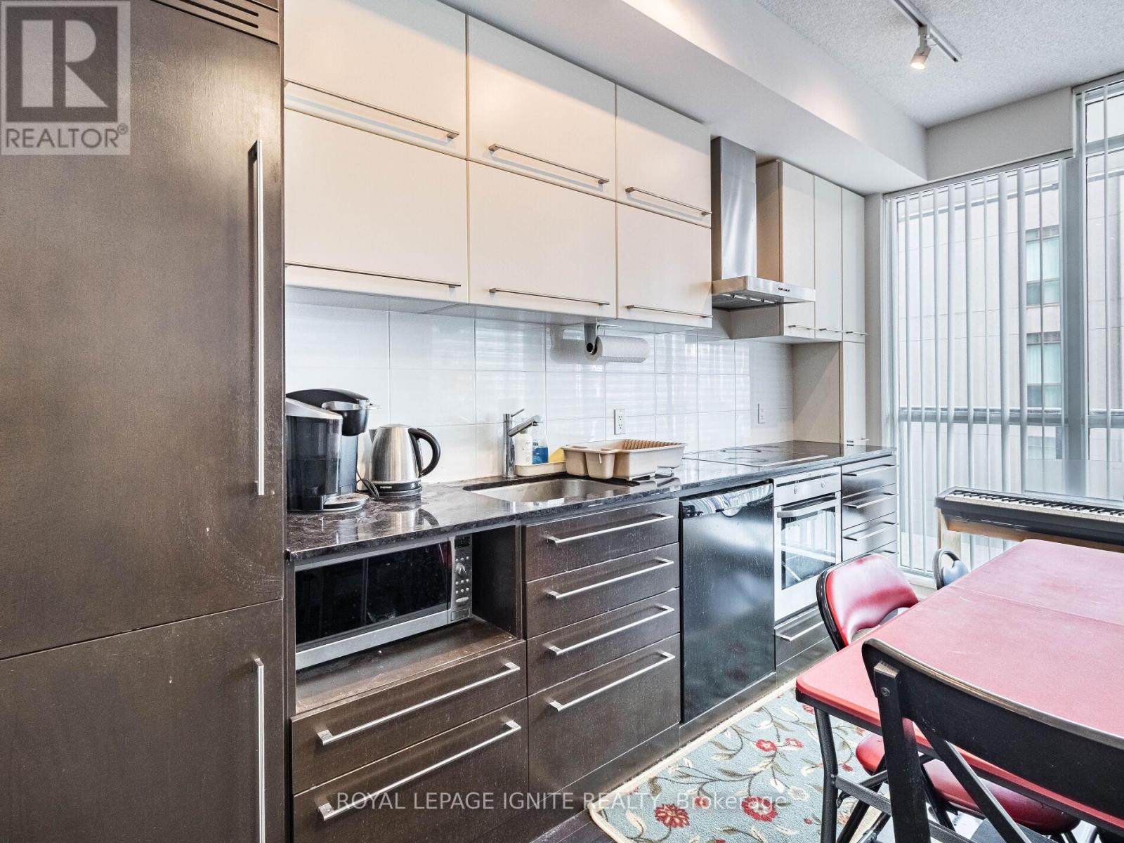 2509 - 770 Bay Street, Toronto, Ontario  M5G 0A6 - Photo 13 - C13591130