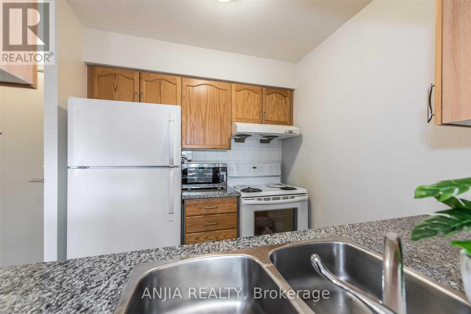 1203 - 70 Town Centre Court, Toronto, Ontario  M1P 0B2 - Photo 6 - E13591122