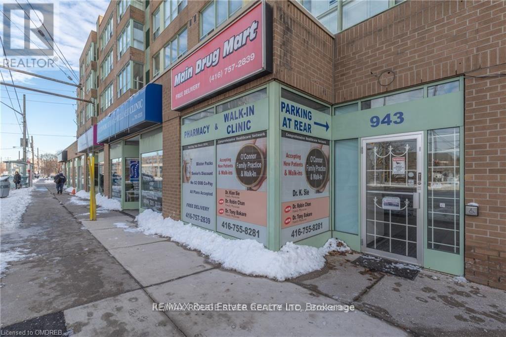 943 O'connor Drive, Toronto, Ontario  M4B 2S7 - Photo 1 - E13591124