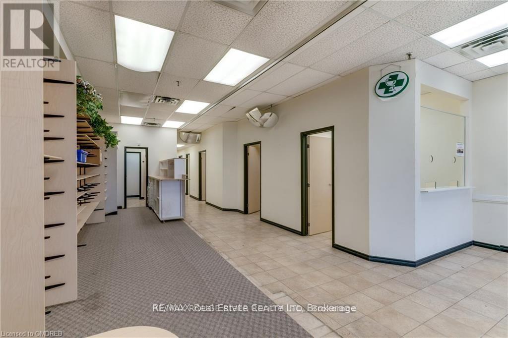 943 O'connor Drive, Toronto, Ontario  M4B 2S7 - Photo 11 - E13591124