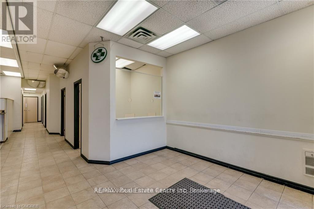 943 O'connor Drive, Toronto, Ontario  M4B 2S7 - Photo 3 - E13591124