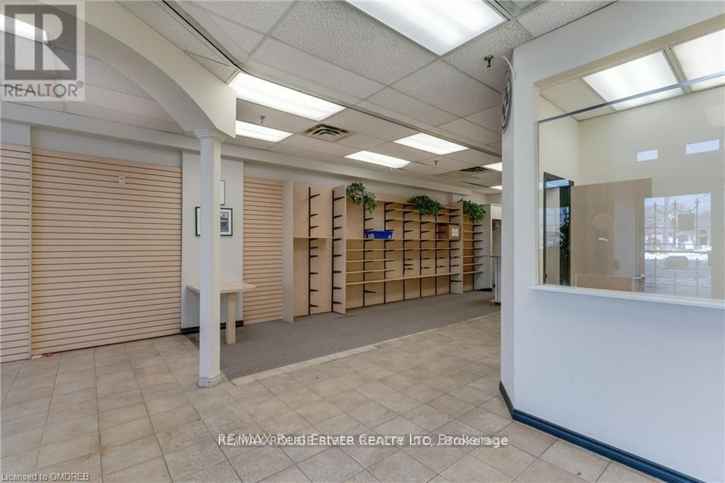 943 O'connor Drive, Toronto, Ontario  M4B 2S7 - Photo 7 - E13591124