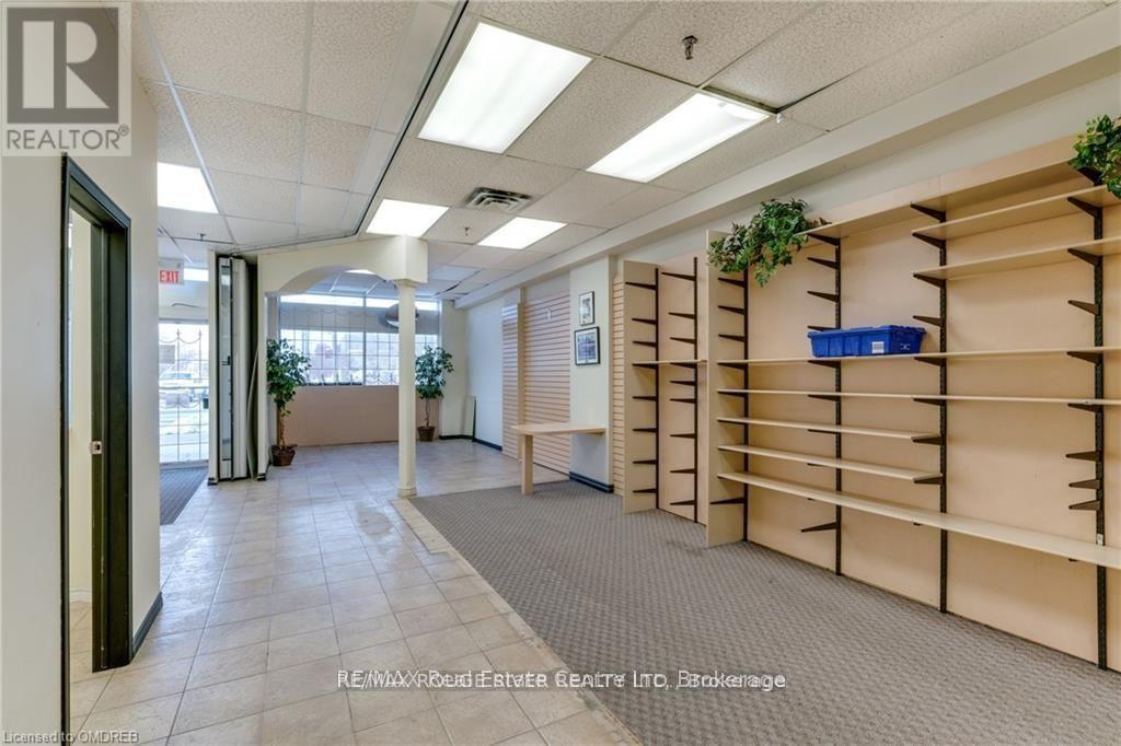 943 O'connor Drive, Toronto, Ontario  M4B 2S7 - Photo 9 - E13591124