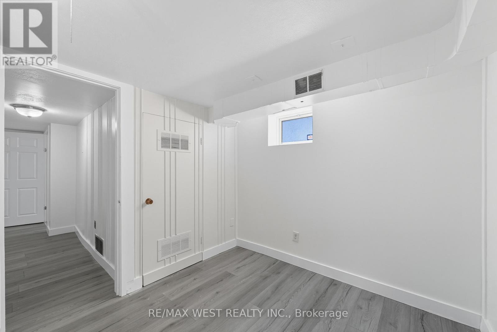 38 Feltham Avenue, Toronto (Rockcliffe-Smythe), Ontario  M6N 2C3 - Photo 38 - W13591136