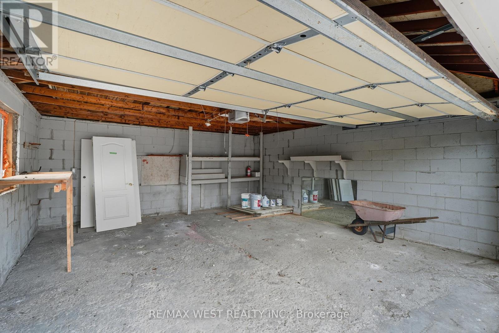 38 Feltham Avenue, Toronto (Rockcliffe-Smythe), Ontario  M6N 2C3 - Photo 43 - W13591136