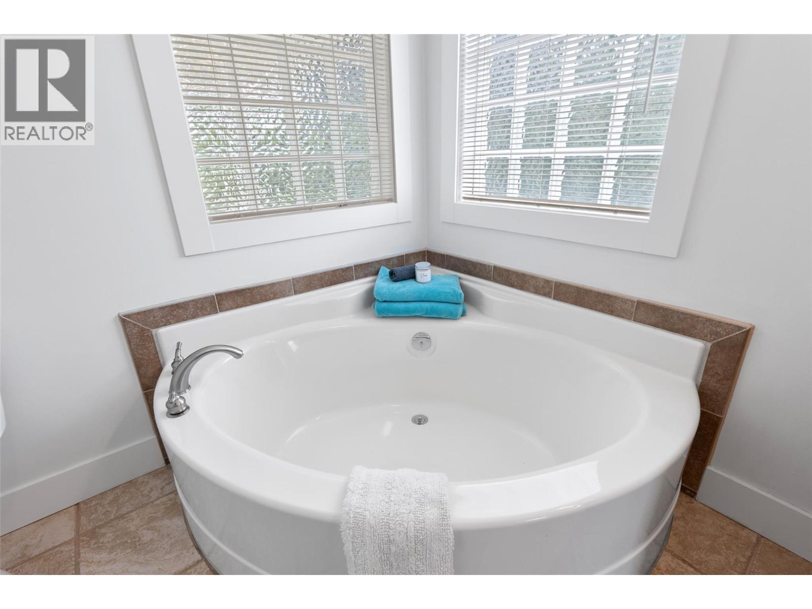 3742 Zinck Road, Scotch Creek, British Columbia  V0E 1M5 - Photo 33 - 10393828