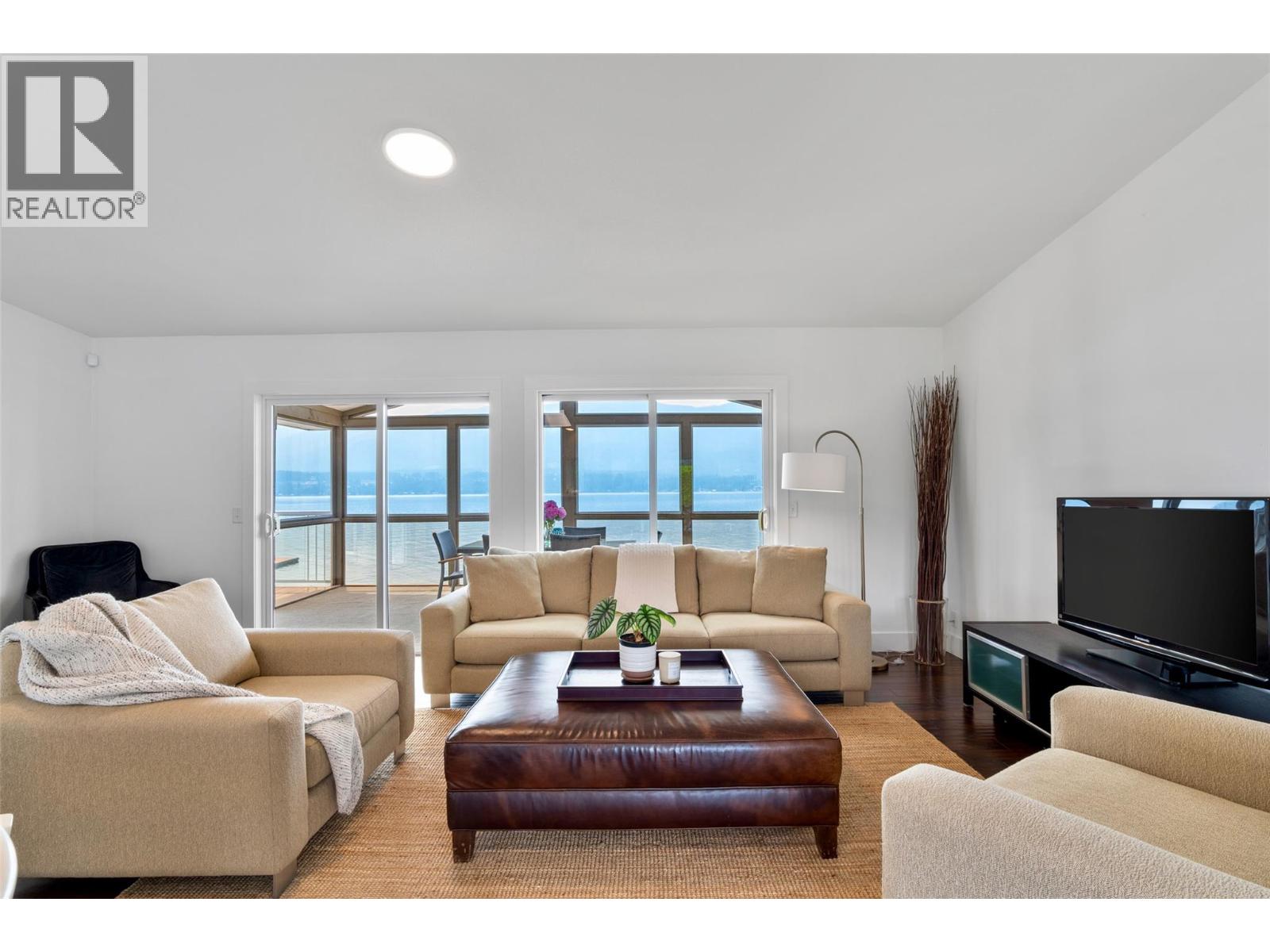 3742 Zinck Road, Scotch Creek, British Columbia  V0E 1M5 - Photo 16 - 10393828