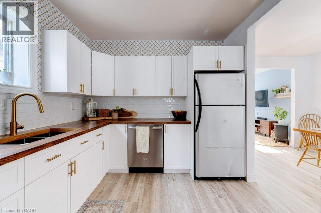 84 East 24th Street, Hamilton, Ontario  L8V 2Y1 - Photo 7 - 40847632