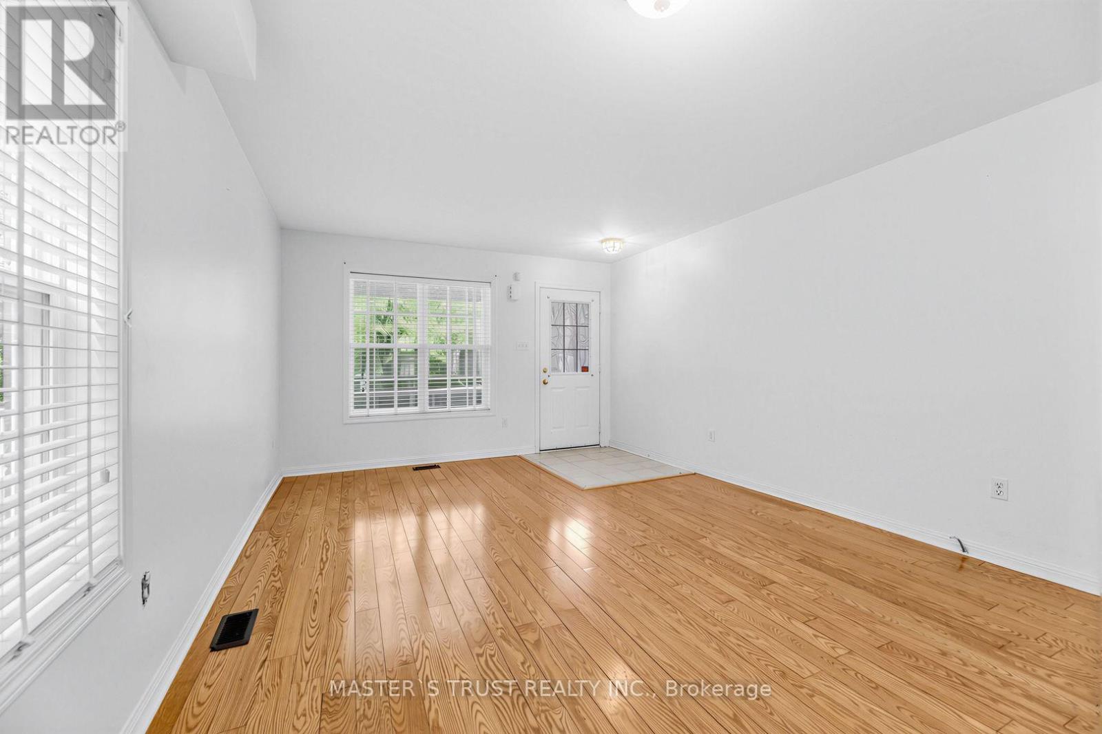 5 Bern Street E, Markham, Ontario L6E 1G7 - Photo 3 - N13582054