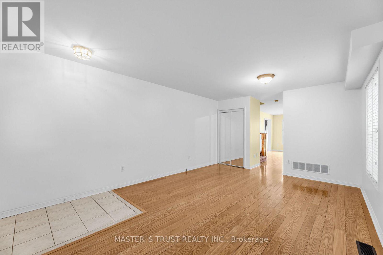 5 Bern Street E, Markham, Ontario L6E 1G7 - Photo 4 - N13582054