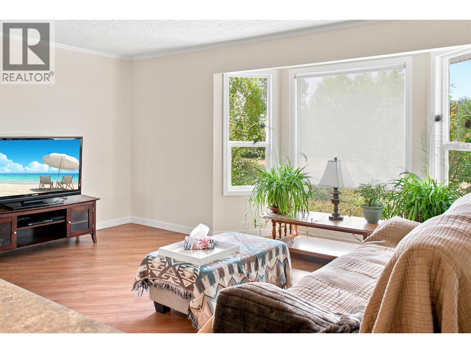 5513 Park Drive, 103 Mile House, British Columbia  V0K 2E1 - Photo 6 - R3148580