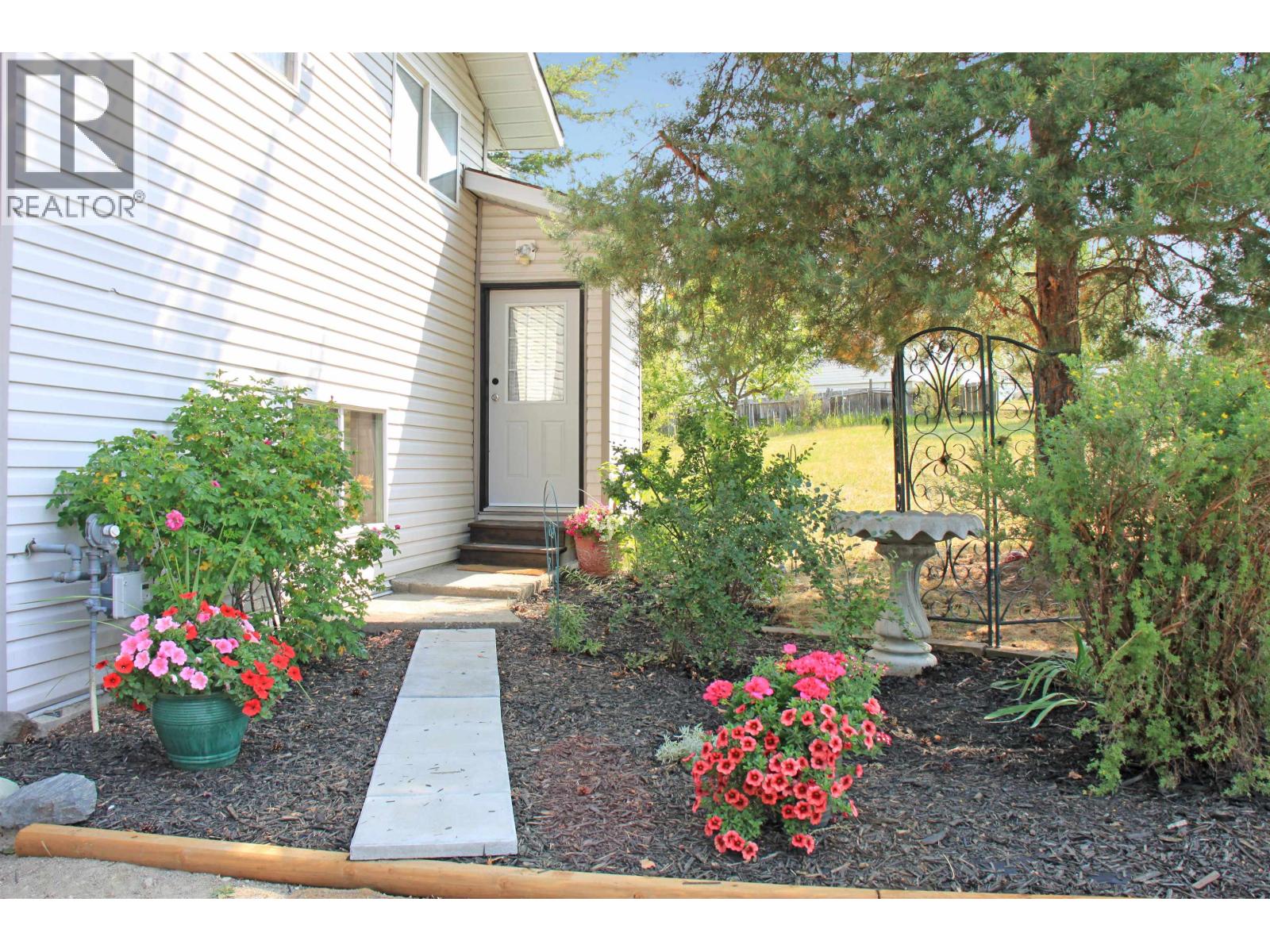 5513 Park Drive, 103 Mile House, British Columbia  V0K 2E1 - Photo 20 - R3148580
