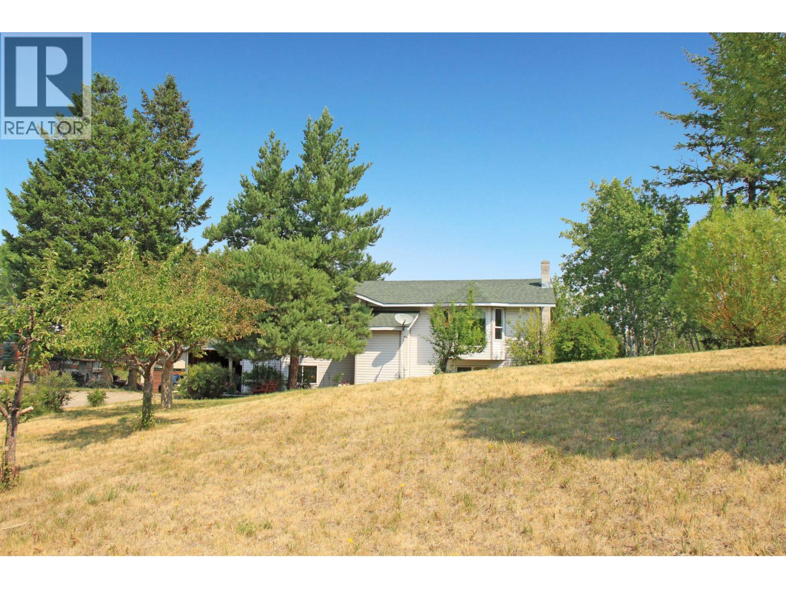 5513 Park Drive, 103 Mile House, British Columbia  V0K 2E1 - Photo 35 - R3148580