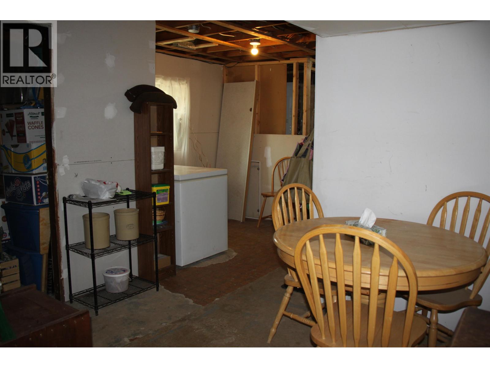 5513 Park Drive, 103 Mile House, British Columbia  V0K 2E1 - Photo 19 - R3148580