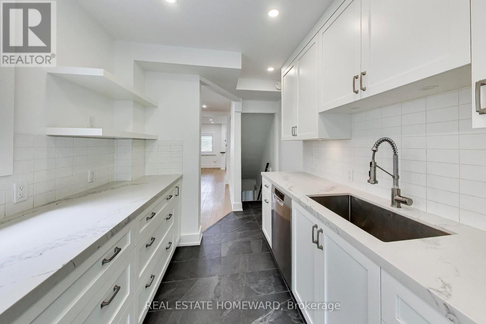 163 Glenmount Park Road, Toronto (East End-Danforth), Ontario  M4E 2E3 - Photo 11 - E13591212