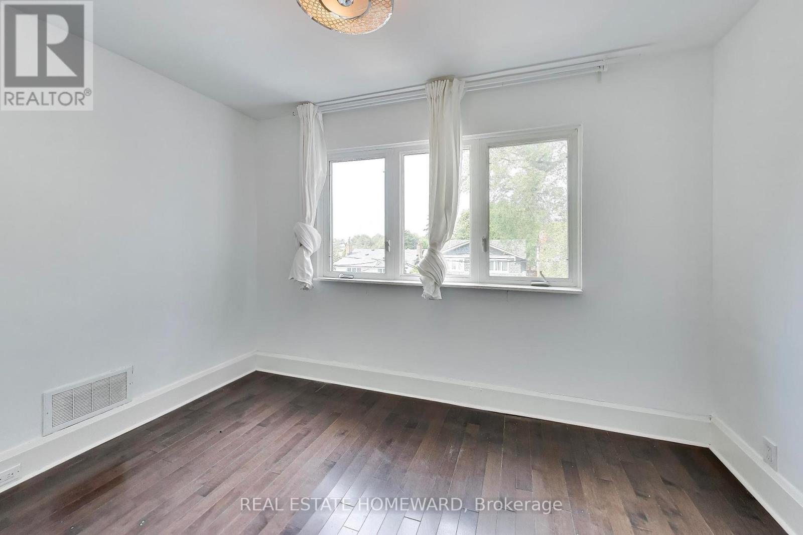 163 Glenmount Park Road, Toronto (East End-Danforth), Ontario  M4E 2E3 - Photo 15 - E13591212