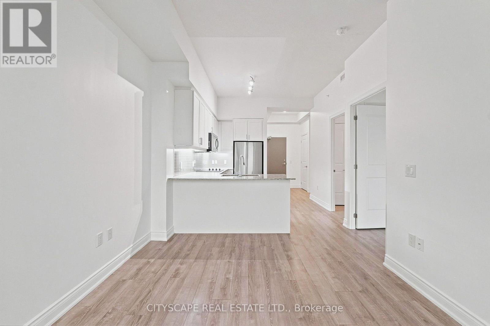 1210 - 9618 Yonge Street, Richmond Hill (North Richvale), Ontario  L4C 0X5 - Photo 6 - N13591208