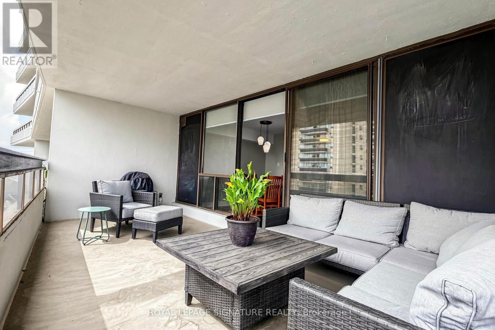 1505 - 100 Quebec Avenue, Toronto, Ontario  M6P 4B8 - Photo 2 - W13591238