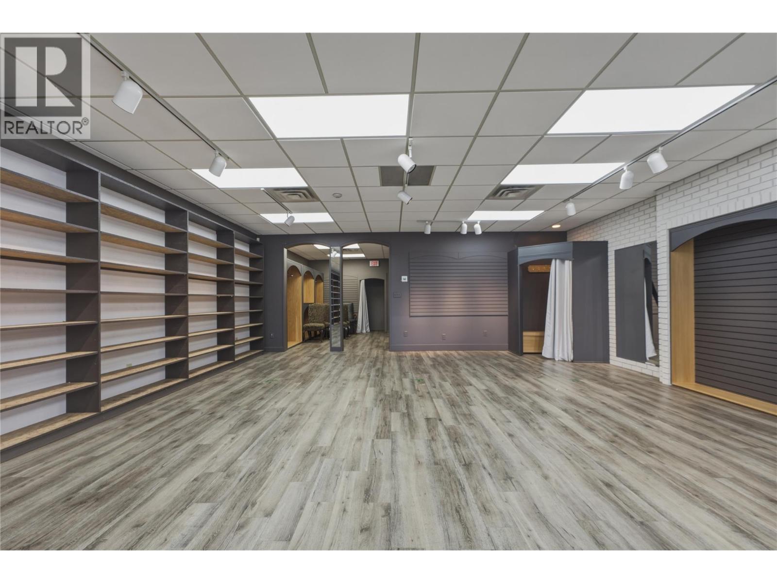 90 Lakeshore Drive NE Unit# 1, Salmon Arm, British Columbia  V1E 4N3 - Photo 6 - 10395117