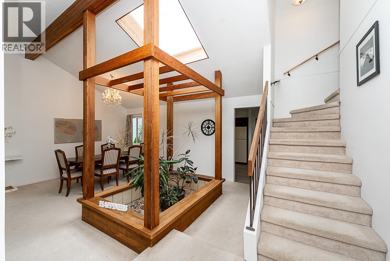 1205 Cypress Place, Port Moody, British Columbia  V3H 3Y7 - Photo 3 - R3148752