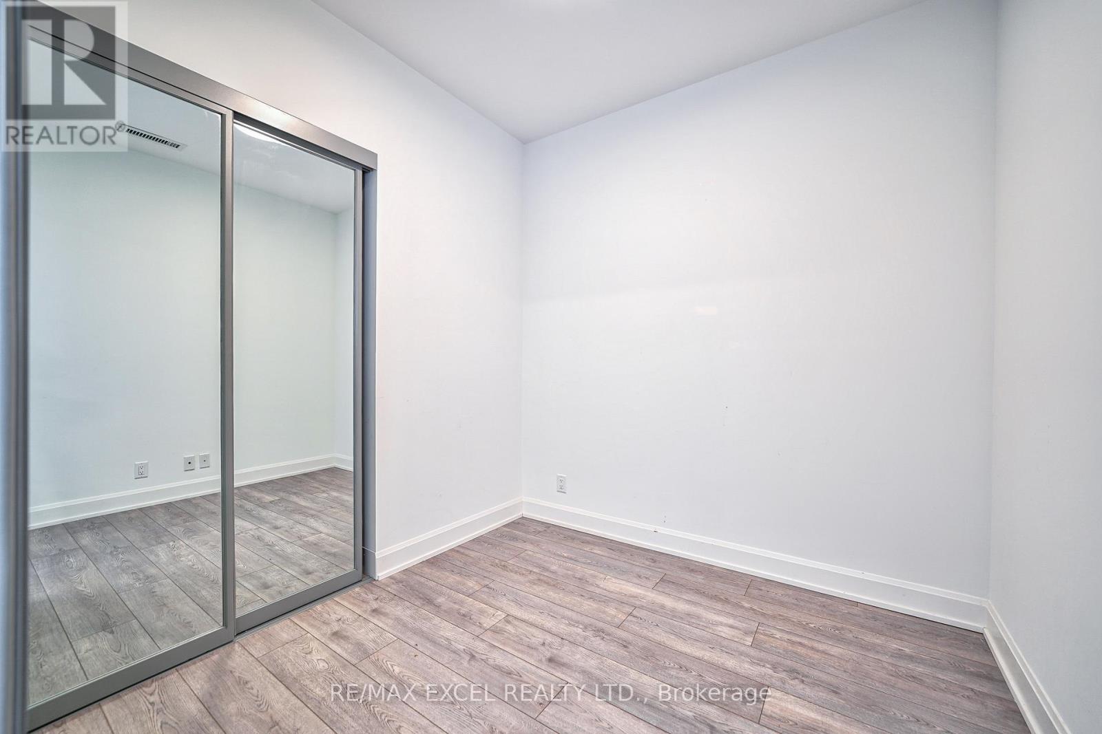 2307 - 8 Water Walk Drive, Markham, Ontario  L3R 6L4 - Photo 18 - N13591272