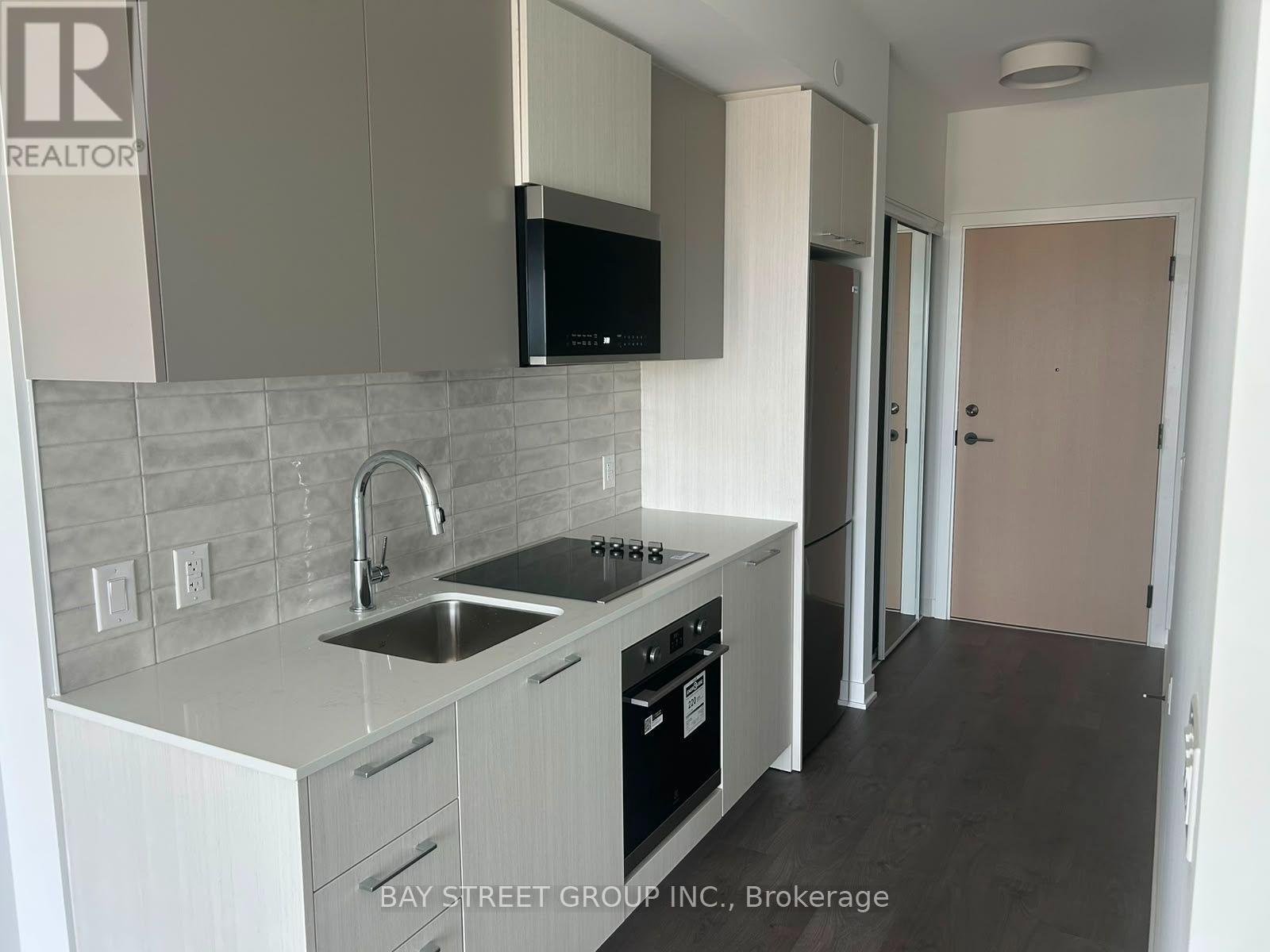 2401 - 10 OAK STREET, Toronto, Ontario