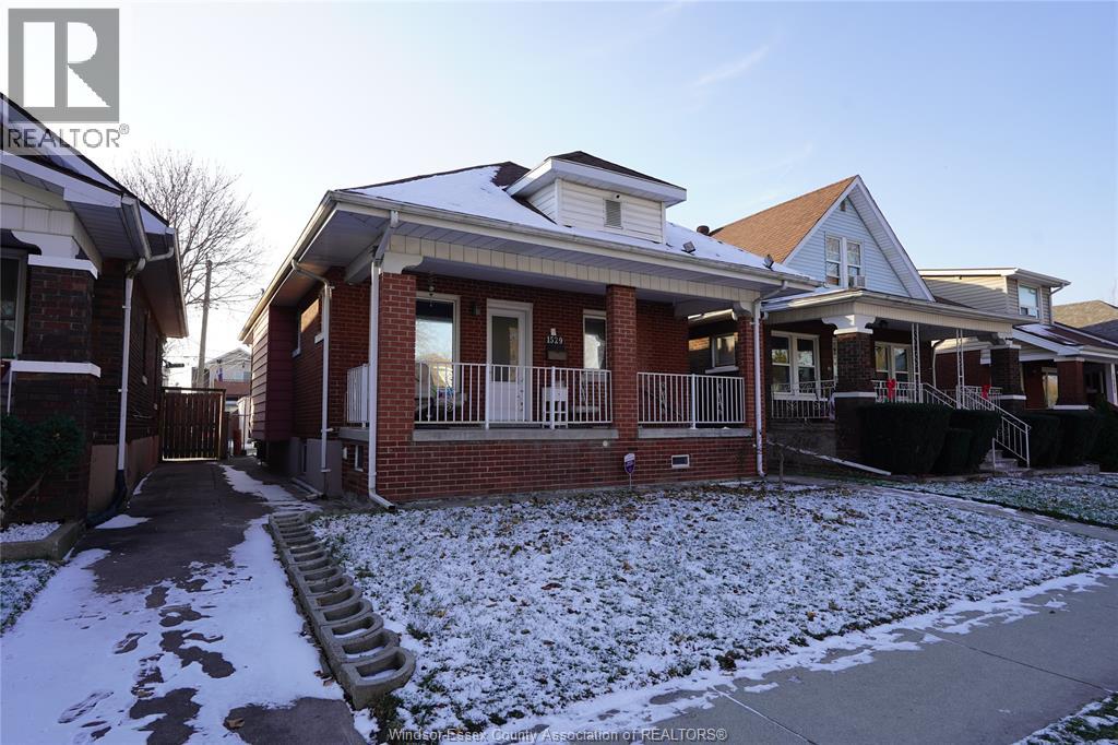 1529 ELSMERE AVENUE, Windsor, Ontario