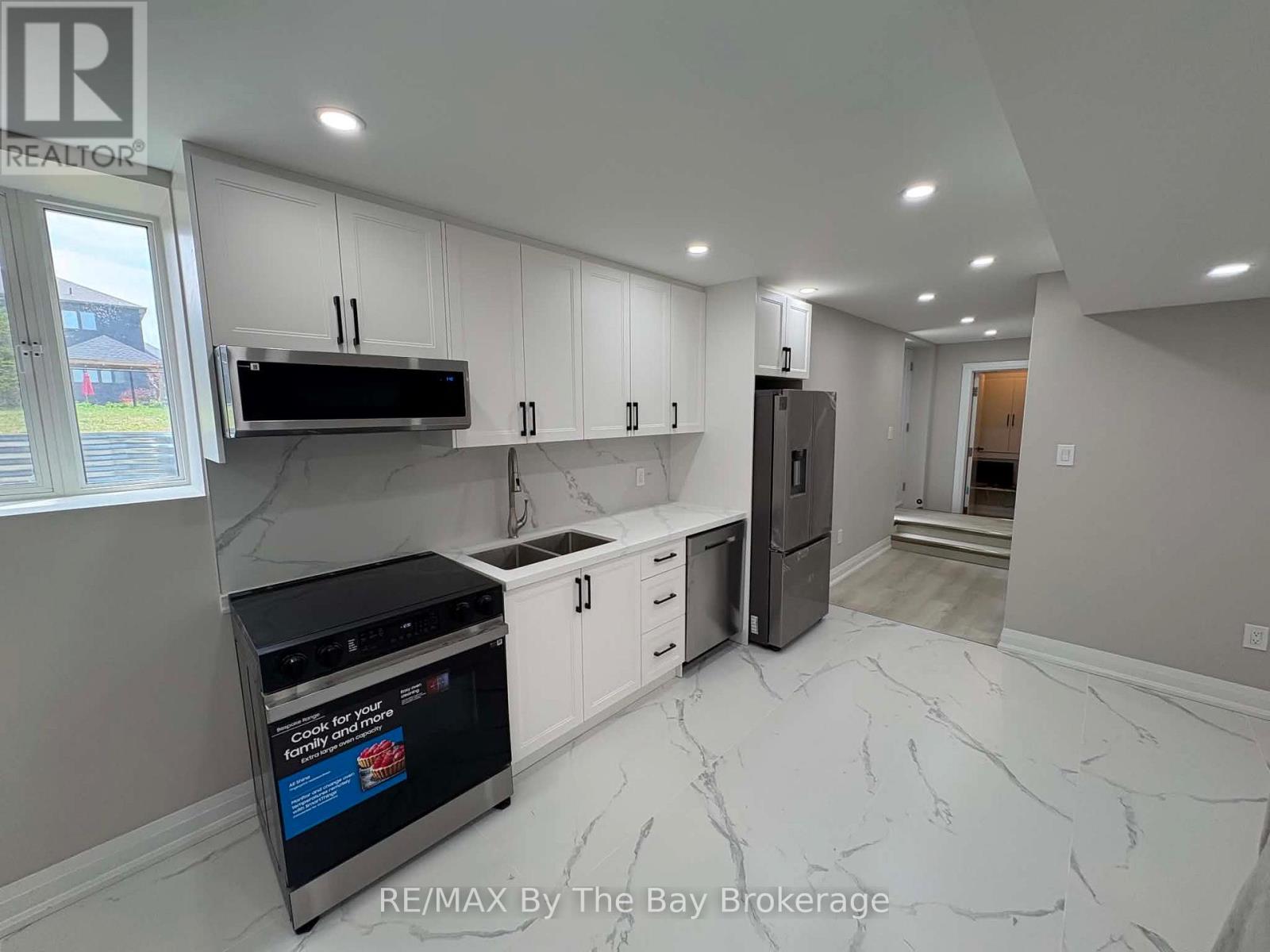 LOWER UNIT - 218 MAPLESIDE DRIVE, Wasaga Beach, Ontario