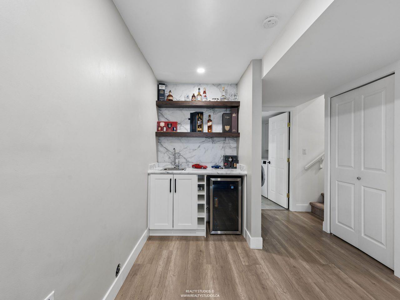 Listing image 24