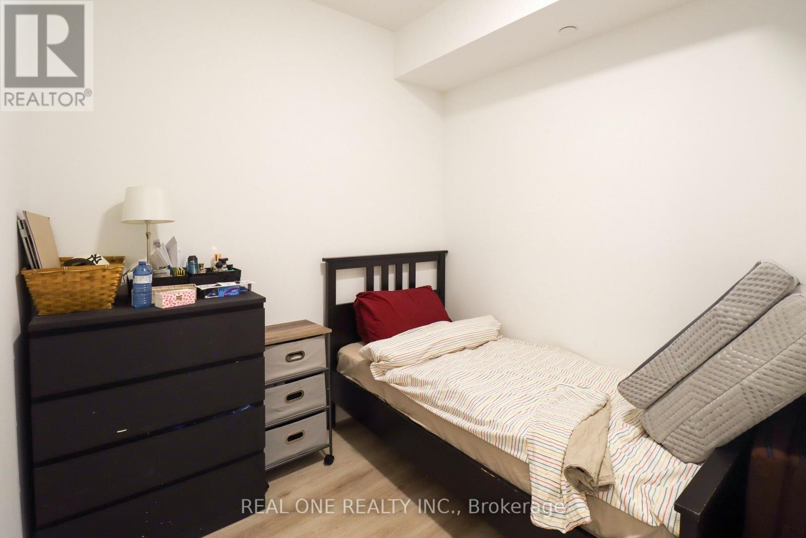 1302 - 395 Square One Drive, Mississauga, Ontario  L5B 0P6 - Photo 12 - W13591346