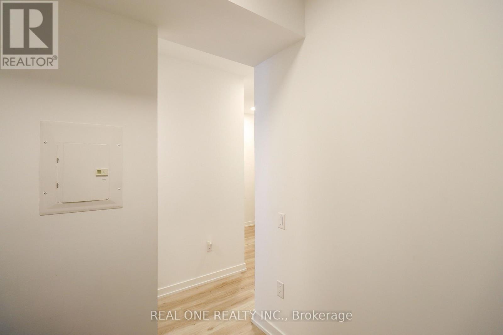 1302 - 395 Square One Drive, Mississauga, Ontario  L5B 0P6 - Photo 13 - W13591346
