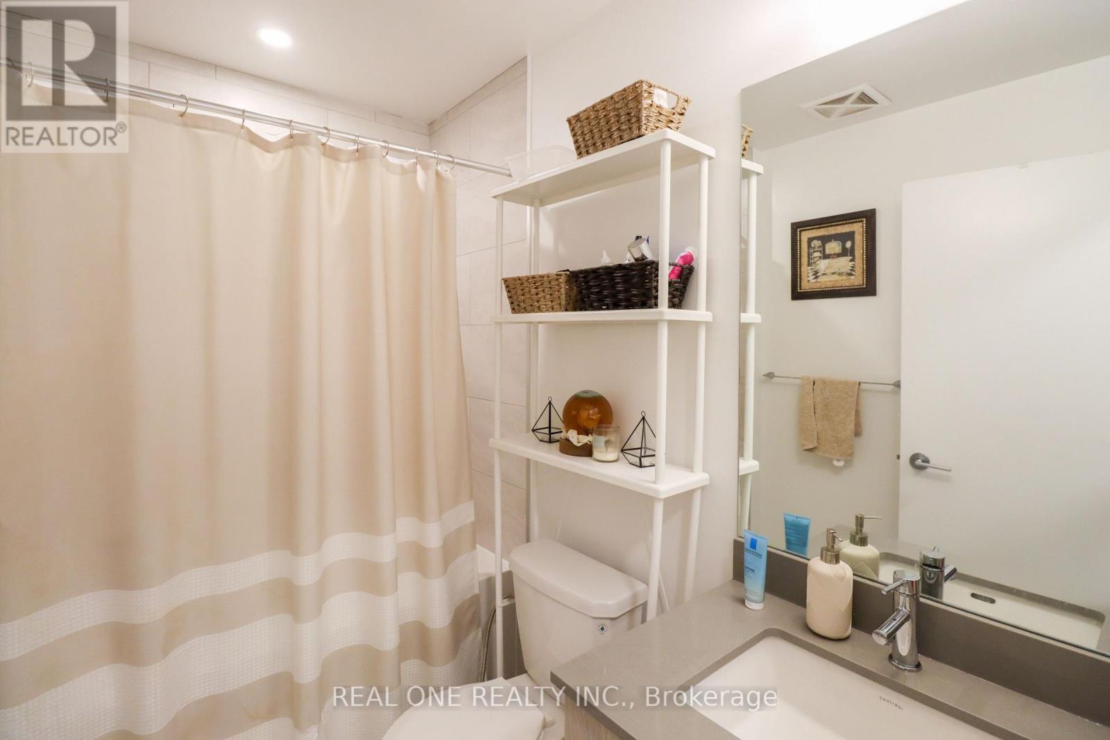 1302 - 395 Square One Drive, Mississauga, Ontario  L5B 0P6 - Photo 14 - W13591346