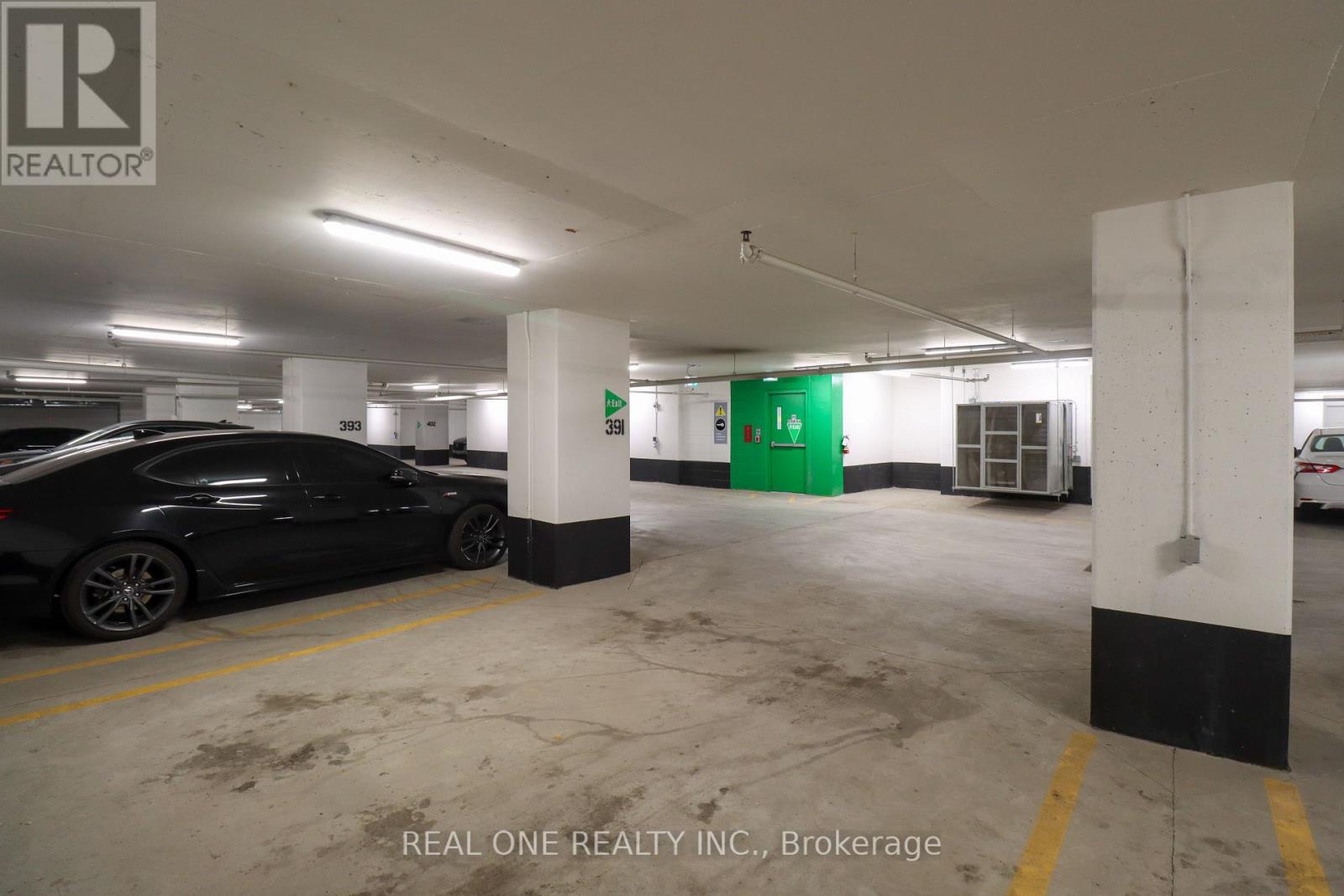 1302 - 395 Square One Drive, Mississauga, Ontario  L5B 0P6 - Photo 18 - W13591346