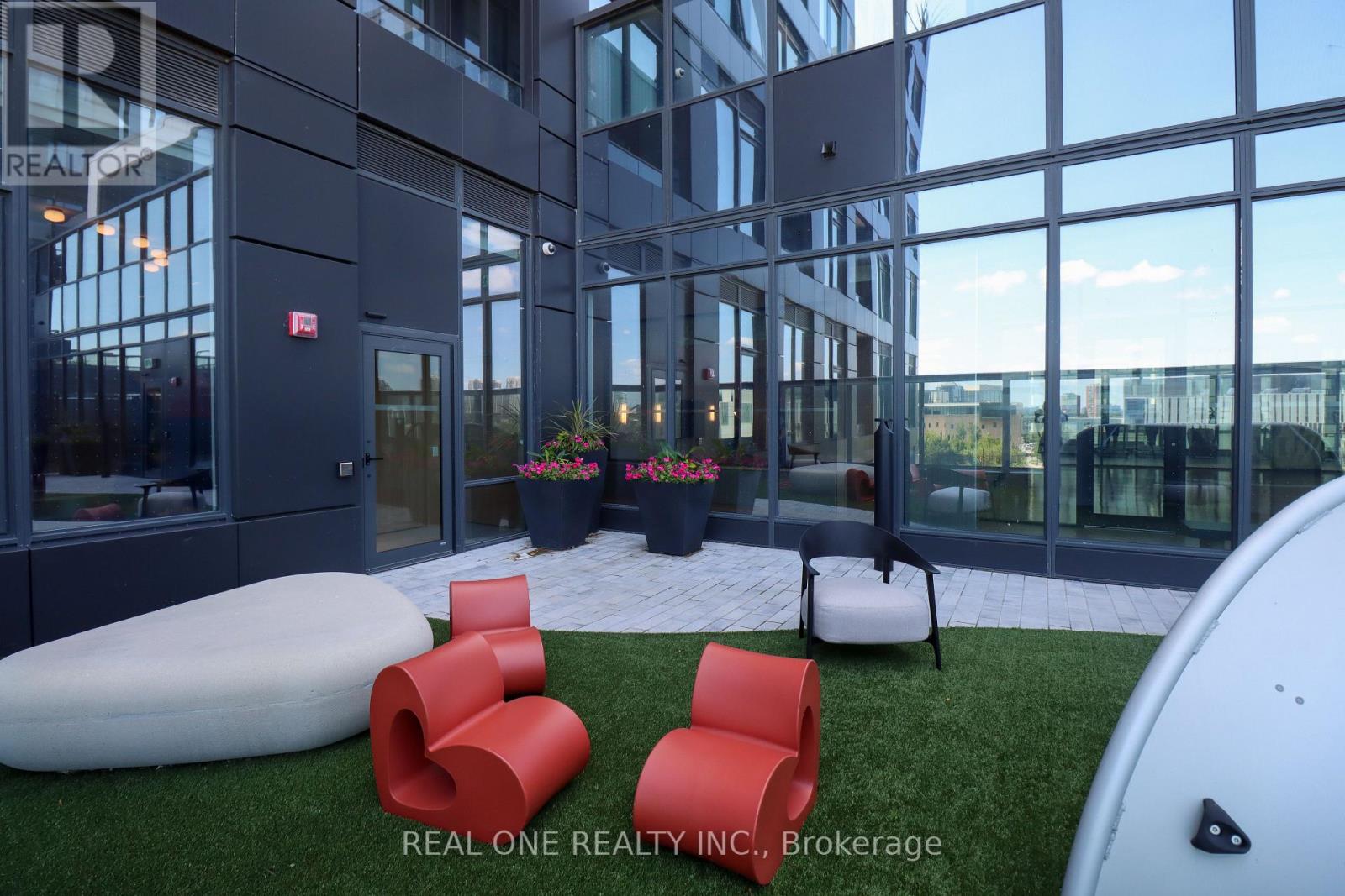 1302 - 395 Square One Drive, Mississauga, Ontario  L5B 0P6 - Photo 38 - W13591346