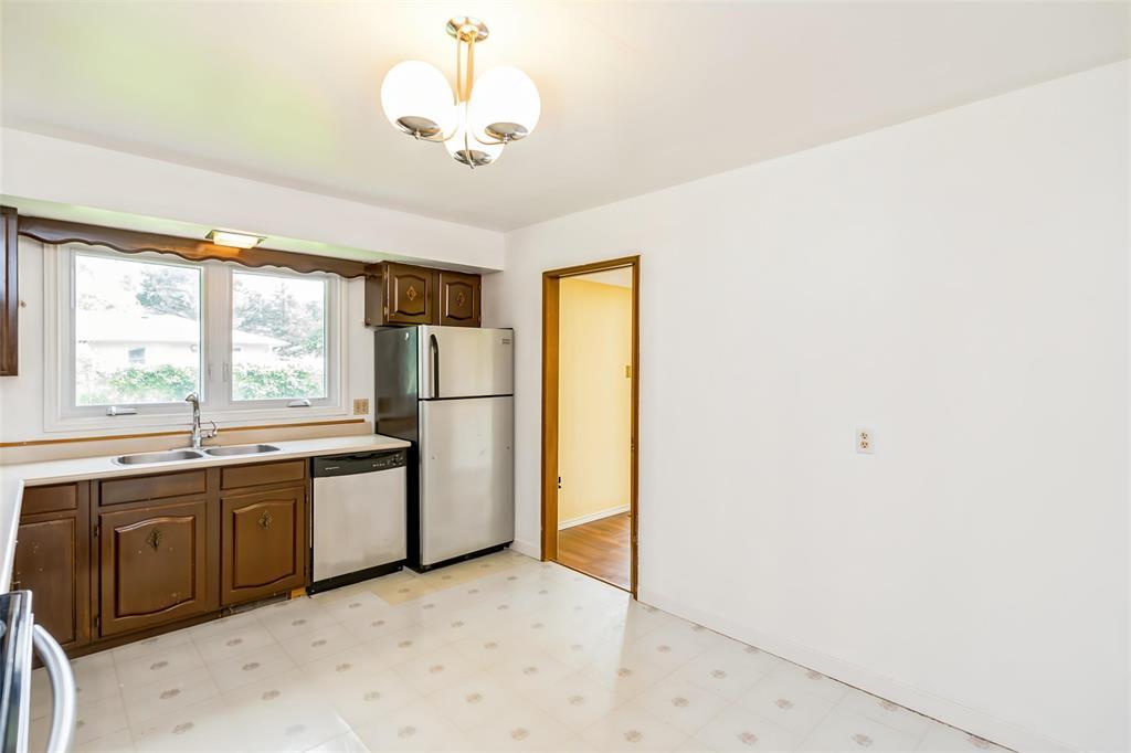 6 St Edmund's Bay, Winnipeg, Manitoba R3T 3M6 - Photo 4 - 202617183