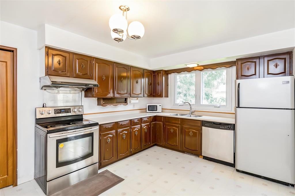 6 St Edmund's Bay, Winnipeg, Manitoba R3T 3M6 - Photo 5 - 202617183