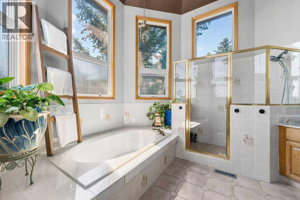 128 Santana Court NW, Calgary, Alberta  T3K 3L9 - Photo 21 - A2330442