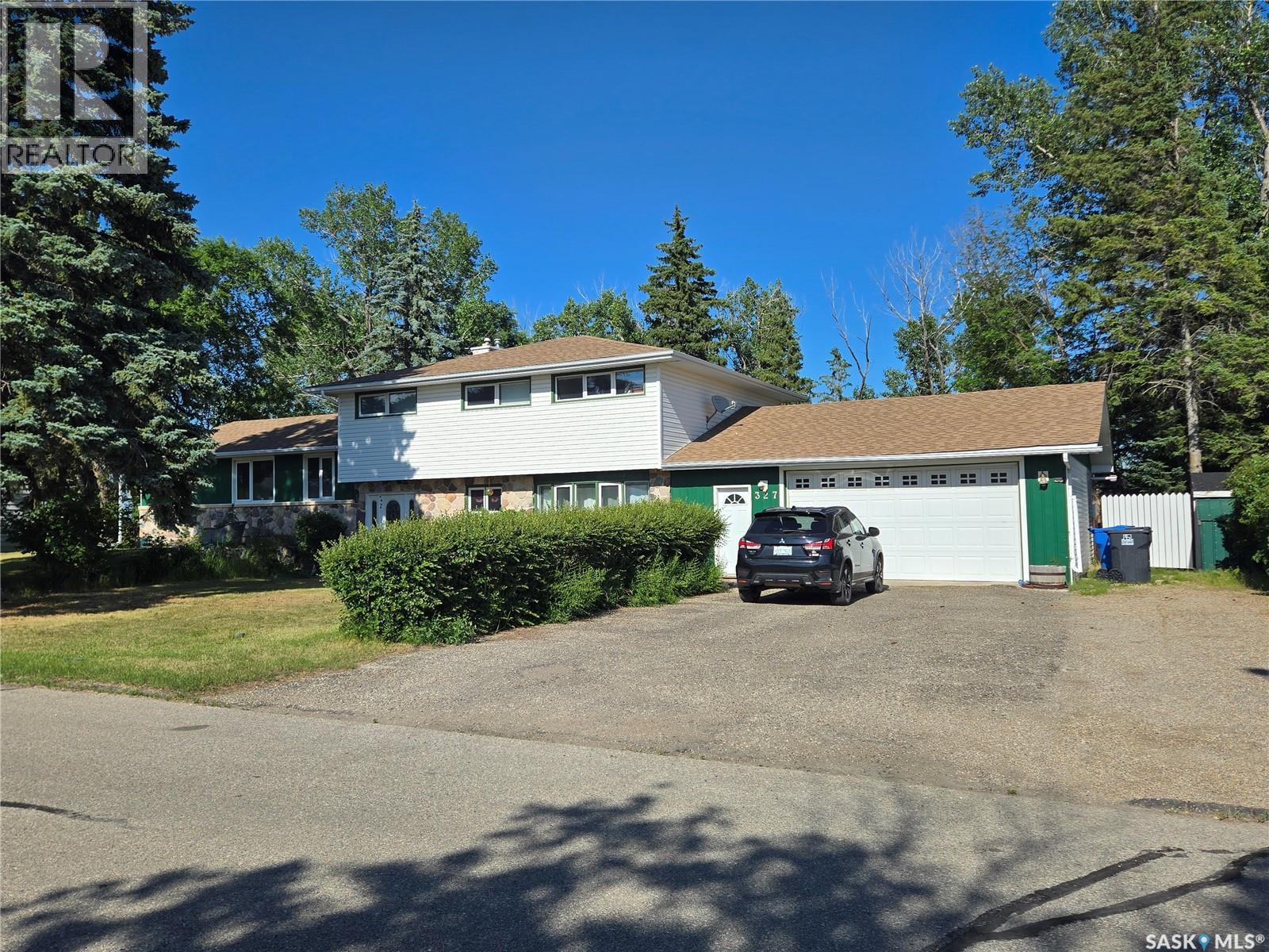 327 Russell STREET, Stoughton, Saskatchewan