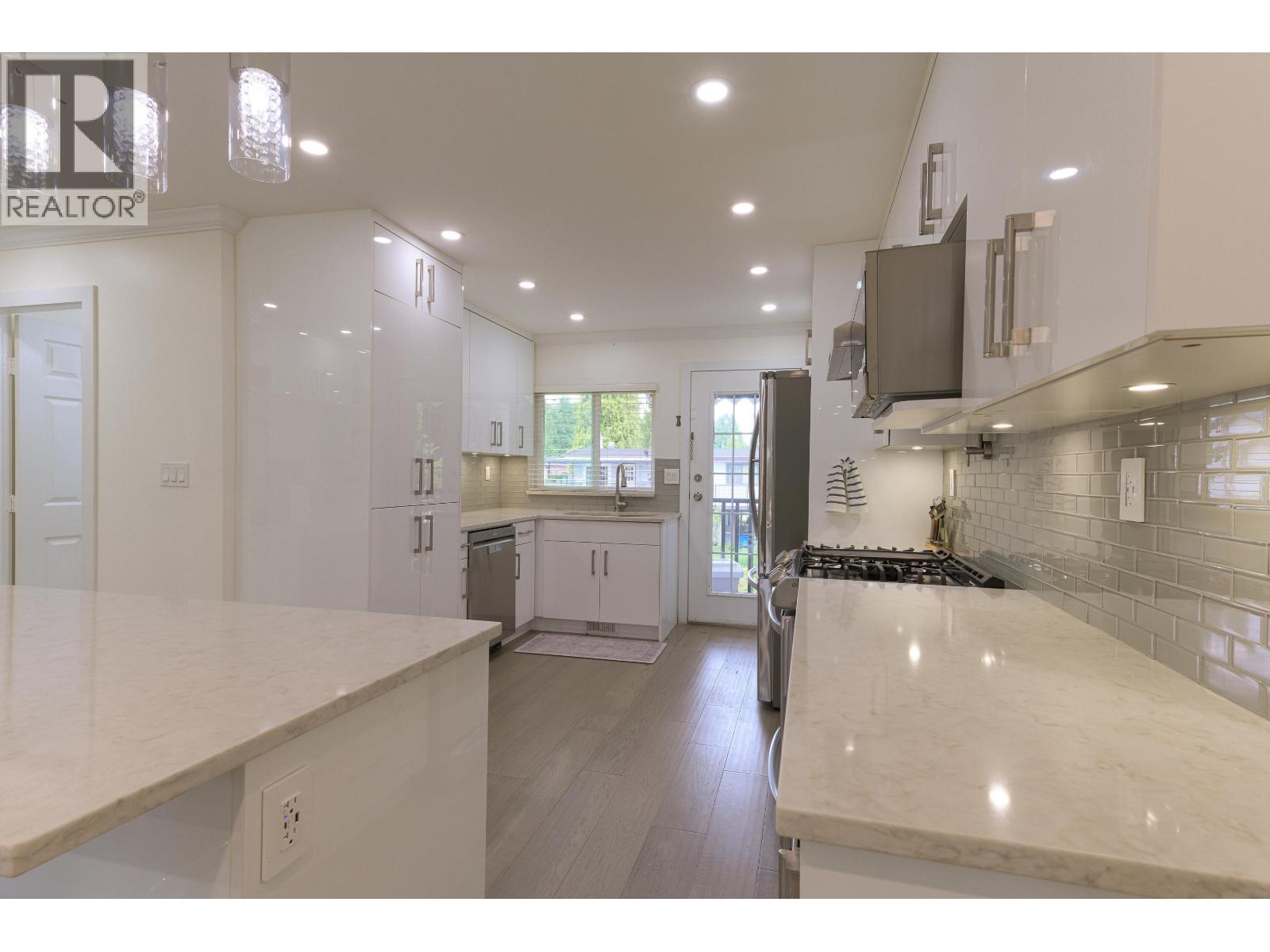 1543 CHADWICK AVENUE — photo 3