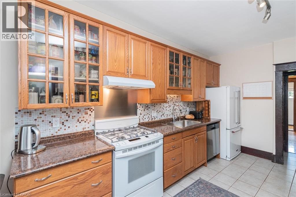 9 Senator Avenue, Hamilton, Ontario  L8L 1Z3 - Photo 15 - 40842299