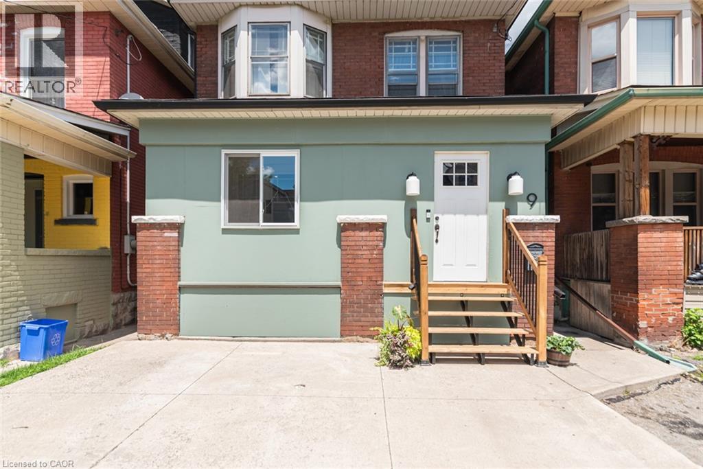 9 SENATOR Avenue, Hamilton, Ontario