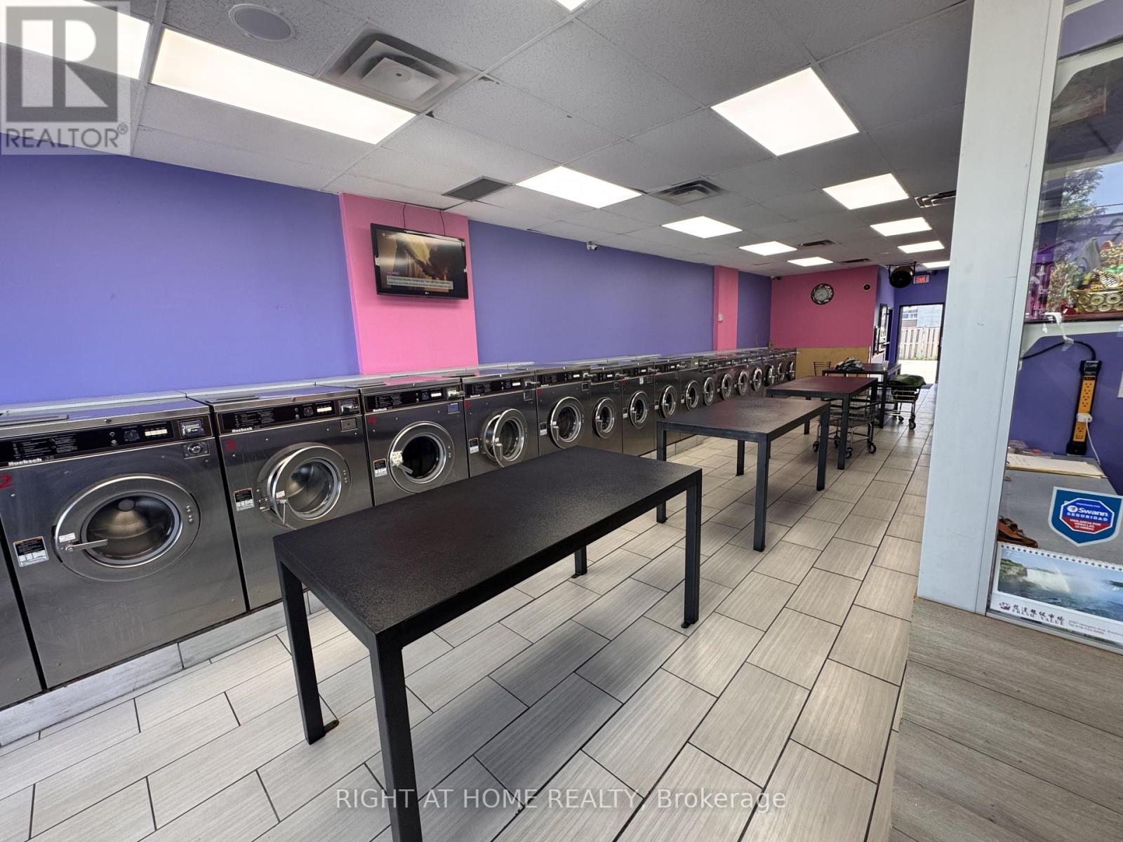 20a Rexdale Boulevard, Toronto, Ontario  M9W 5Z3 - Photo 2 - W13591442
