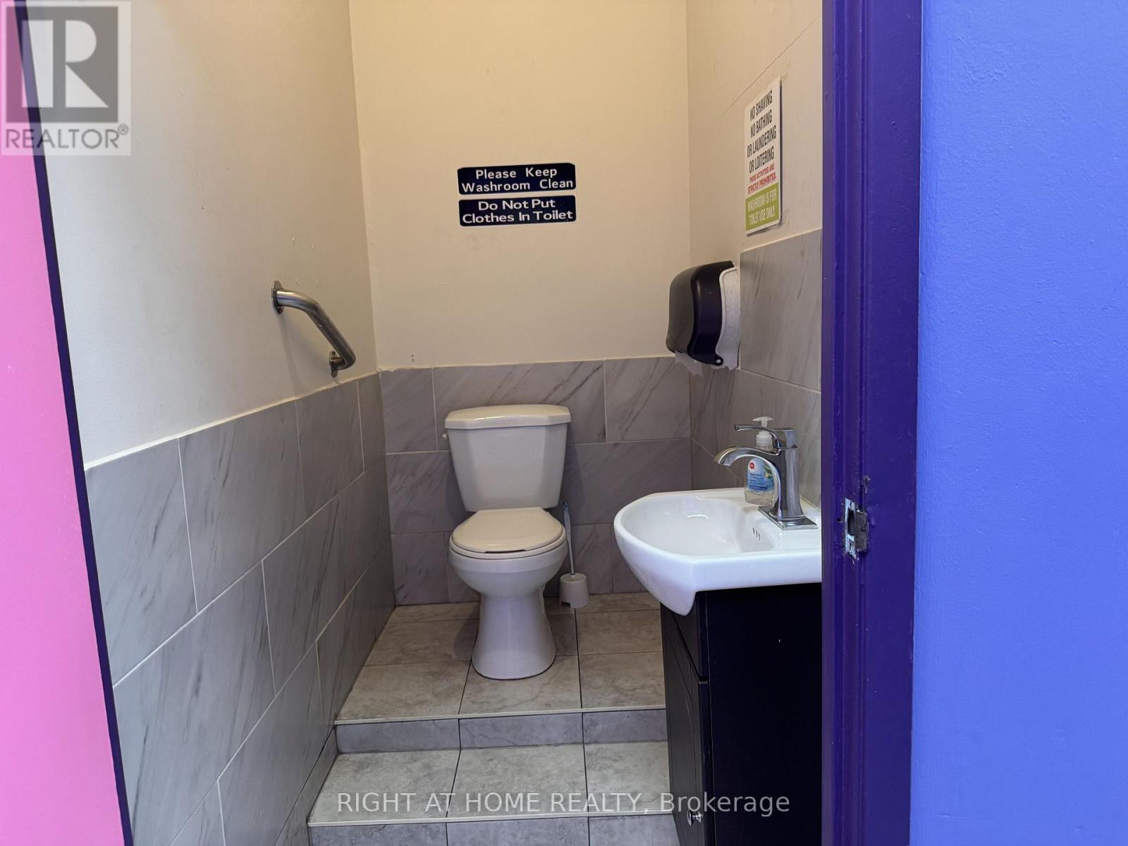 20a Rexdale Boulevard, Toronto, Ontario  M9W 5Z3 - Photo 5 - W13591442