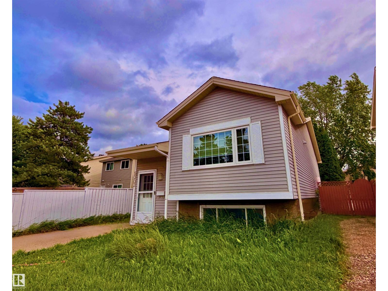 5303 21 AV NW, Edmonton, Alberta