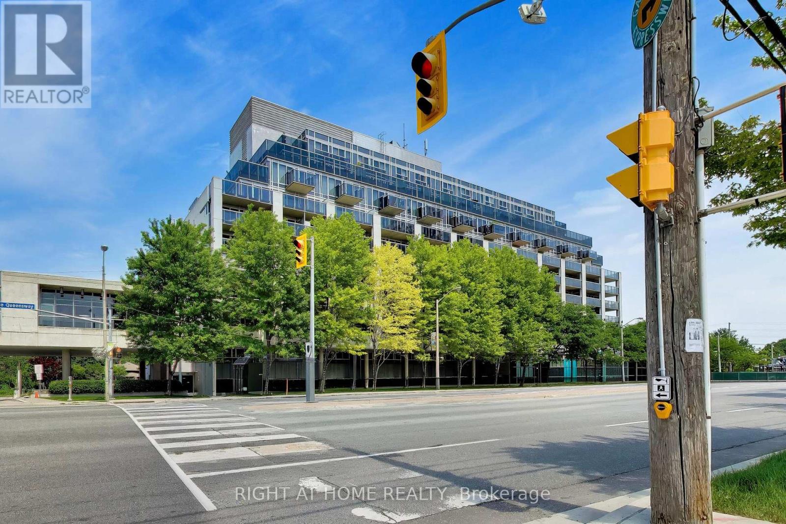 407 - 1040 The Queensway, Toronto, Ontario M8Z 0A7 - Photo 3 - W13591428