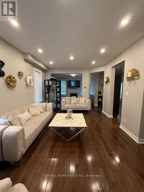 29 Aikenhead Avenue, Richmond Hill, Ontario  L4S 0A8 - Photo 3 - N13569852