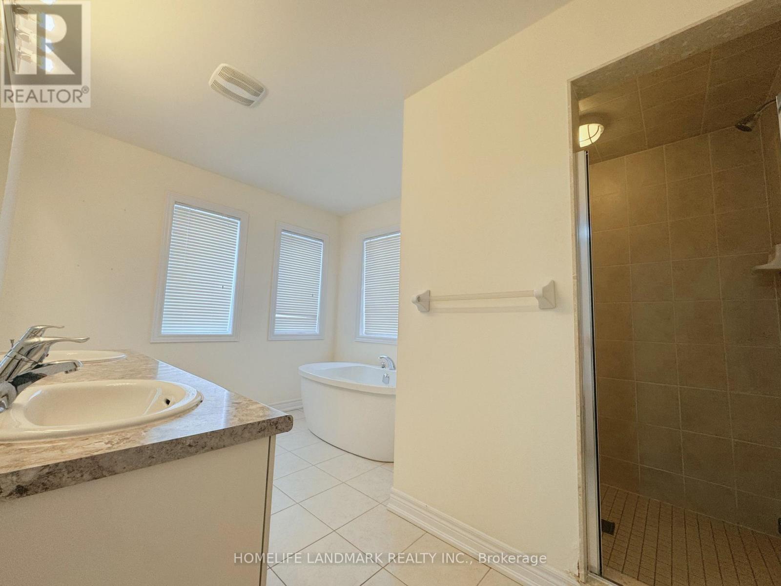 36 Applegate Drive, East Gwillimbury, Ontario  L9N 0R2 - Photo 20 - N13591462
