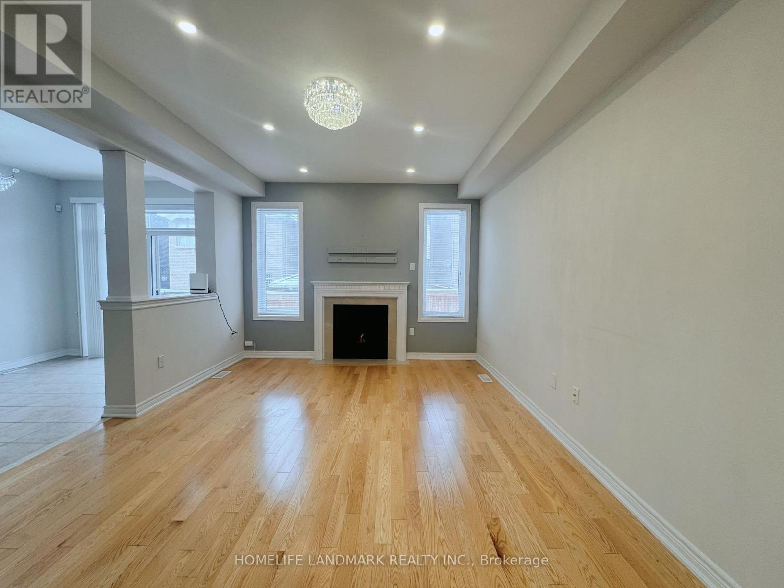 36 Applegate Drive, East Gwillimbury, Ontario  L9N 0R2 - Photo 4 - N13591462