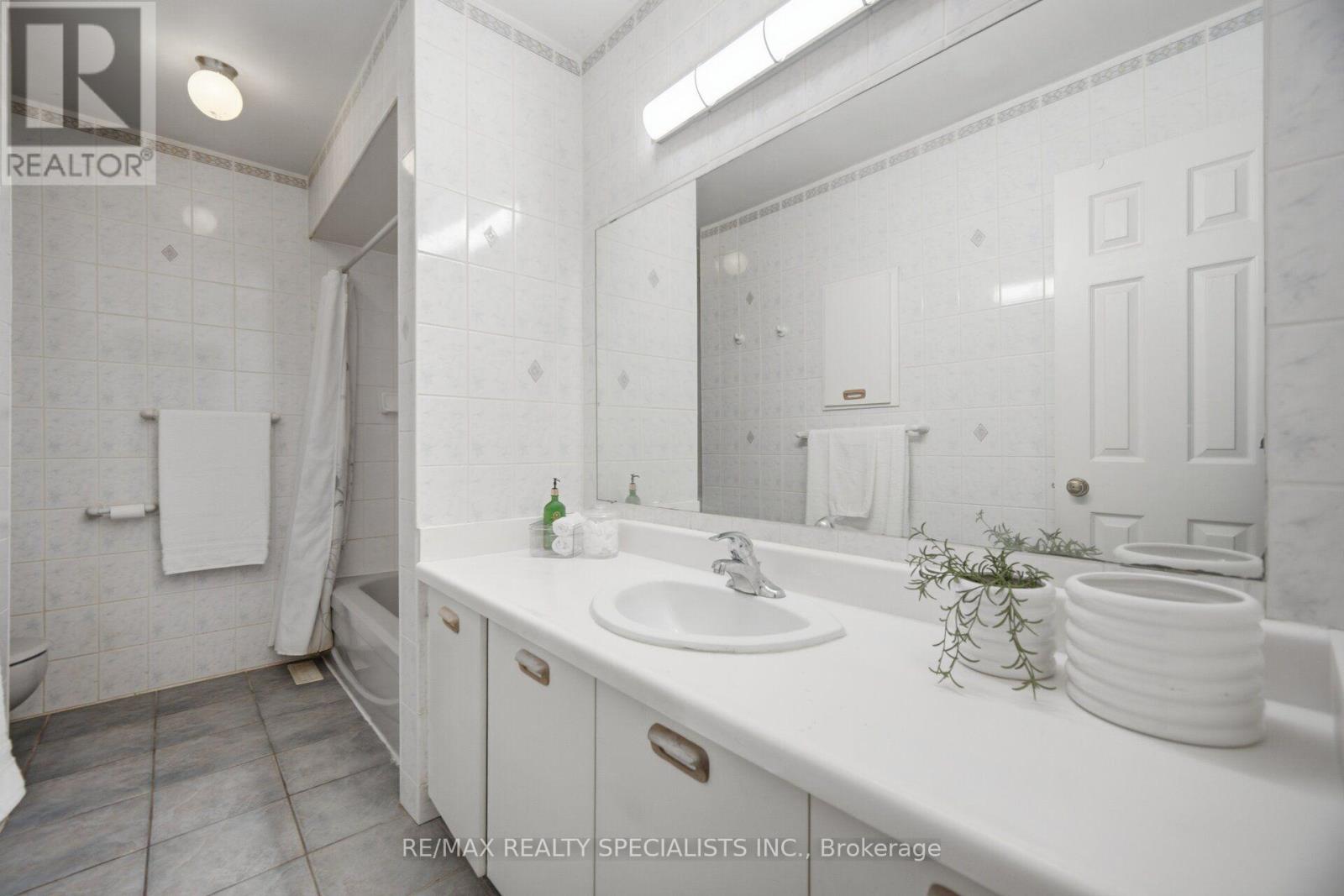 271 Nahani Way, Mississauga (Hurontario), Ontario  L4Z 3B8 - Photo 28 - W13591456